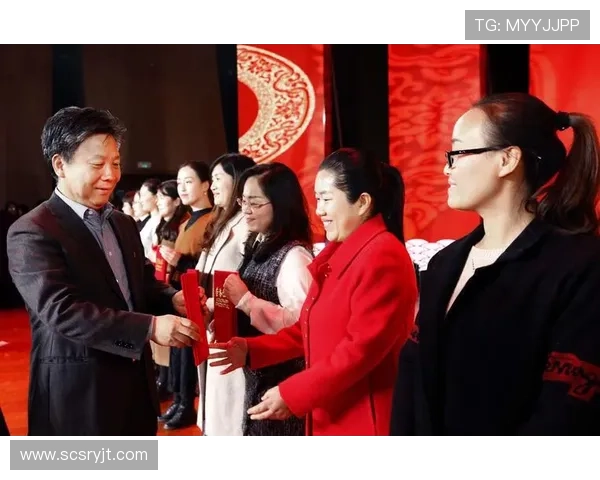 足球明星体操精彩瞬间集锦让你领略运动之美与激情碰撞 足球明星体操精彩瞬间集锦让你领略运动之美与激情碰撞