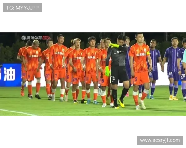 当今足球场上的超级巨星们如何改变比赛格局与球迷文化